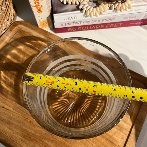 Vintage gold and frosted glass ice bucket - Picture 10 of 10